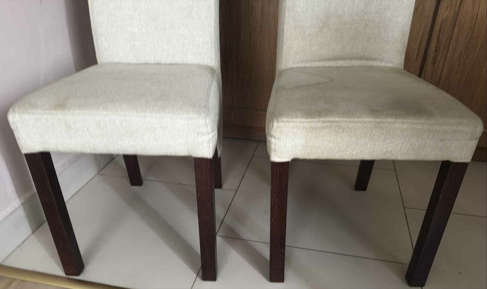 Dwa krzesła tapicerowane