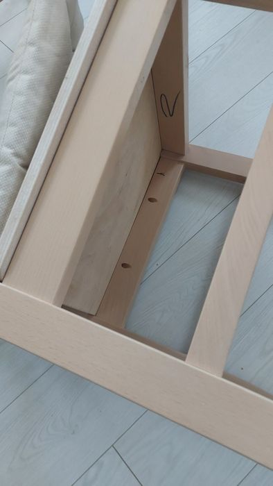 Stół rozkladany plus 4 krzesla- komplet do jadalni