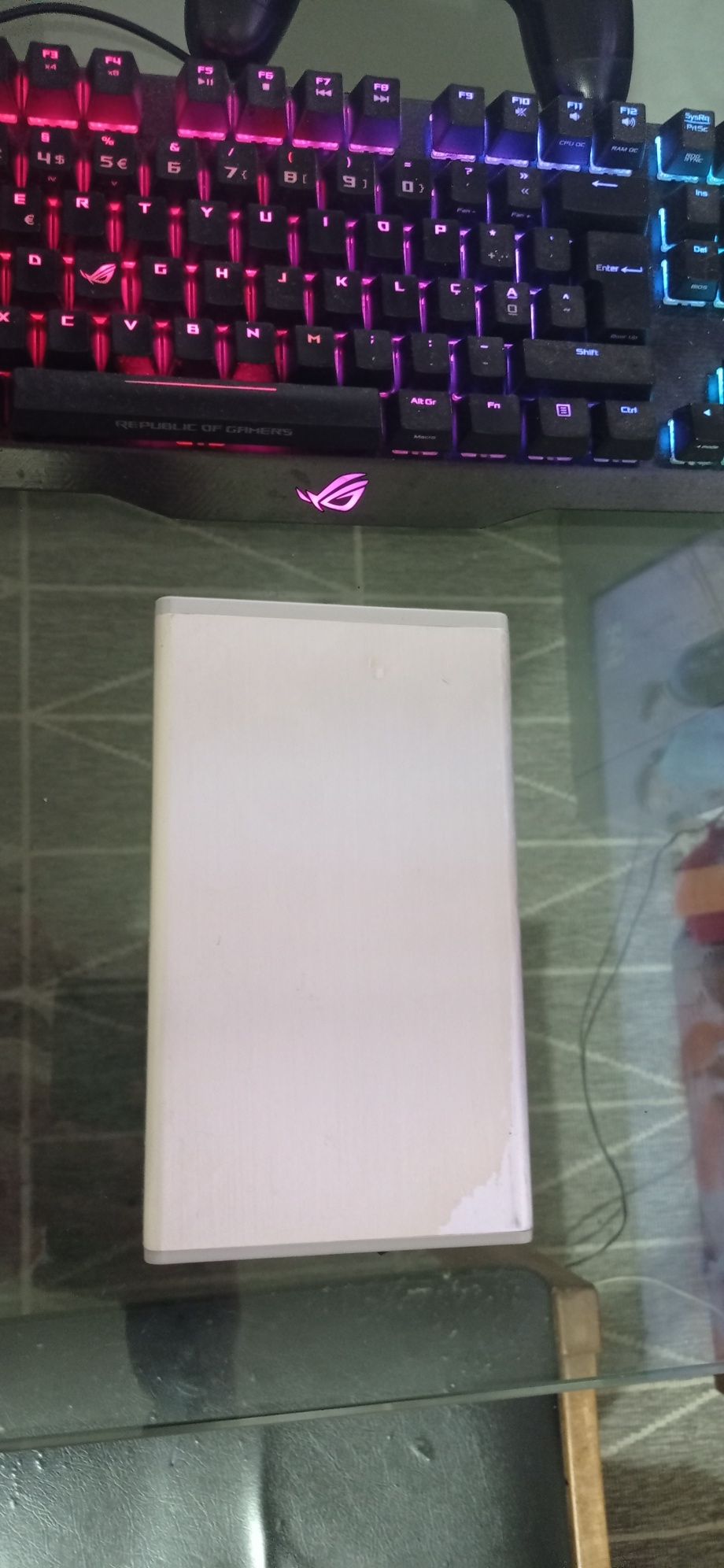 Disco externo  com carregador e USB, Toshiba de 1 tera bit