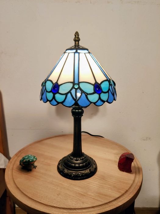 Lampa witrażowa w stylu Tiffany