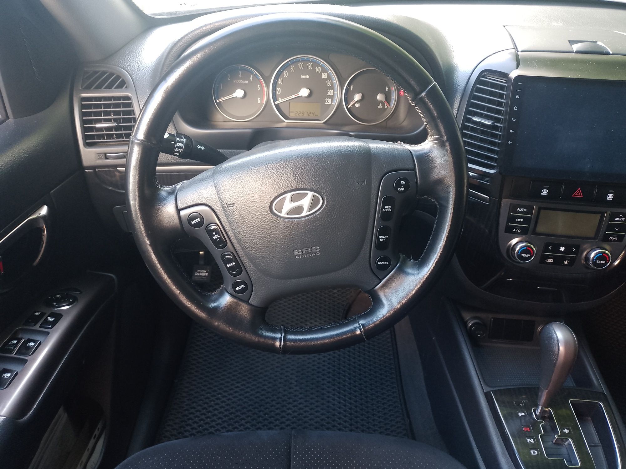 Продам авто Hyundai SANTA FE