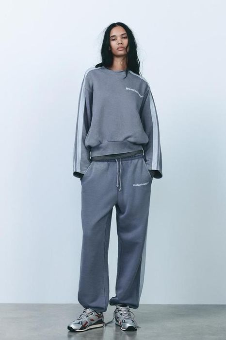 Костюм zara худі з написом та смугами