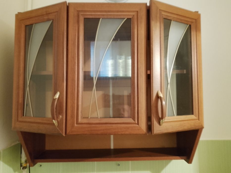 Szafka wisząca przeszklona