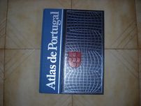 Vendo Atlas de Portugal e 2 dois volumes da História Universal