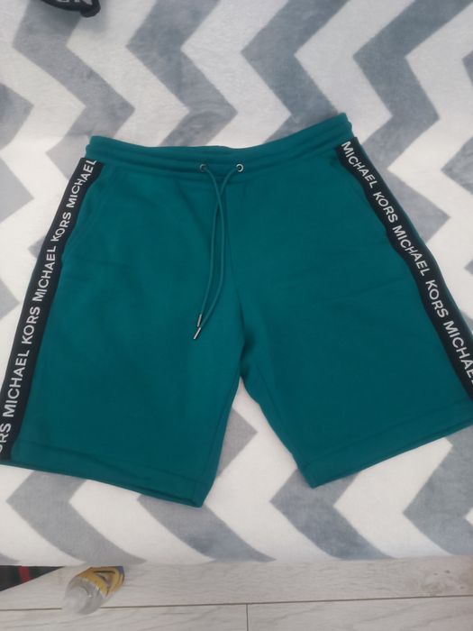 Продам оригінальні шорти Michael kors