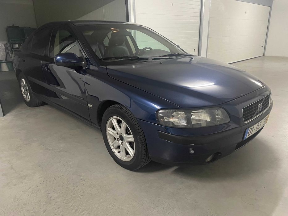 Volvo S60 D 2.0 2001 • Manual • Fiável e Confortável • Pintura Recente