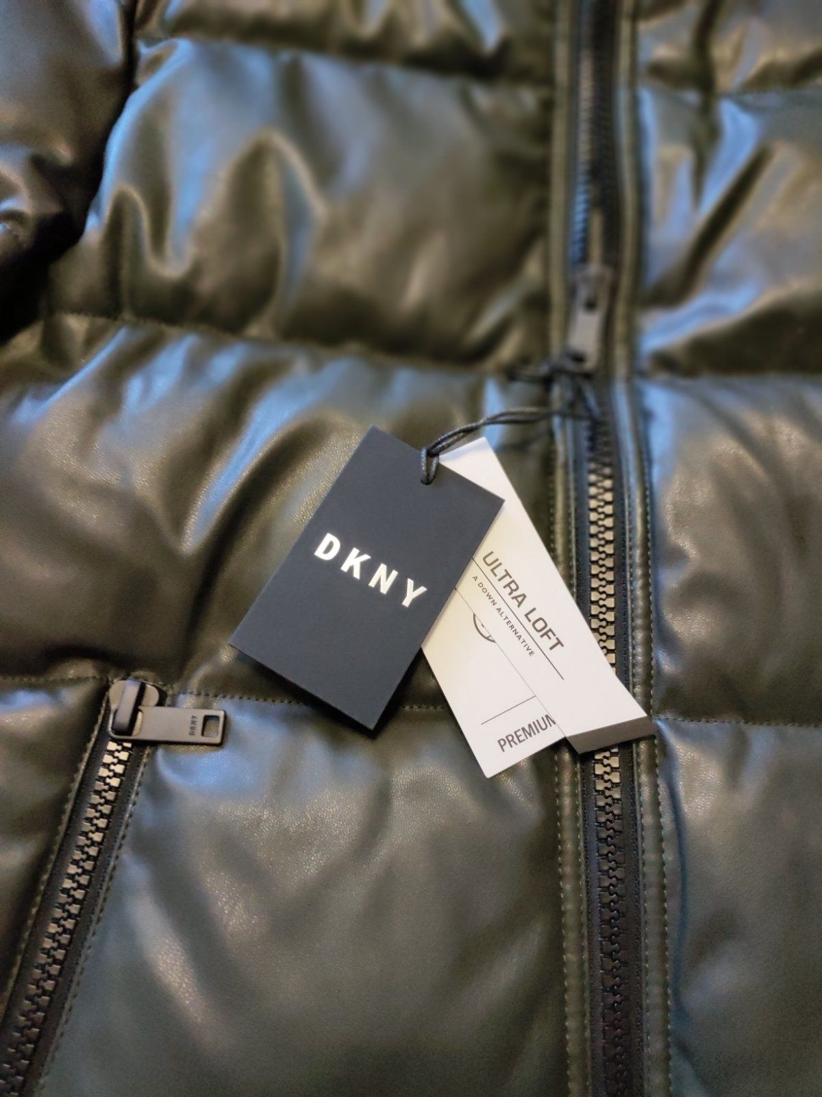 Фирменная  куртка DKNY оригинал