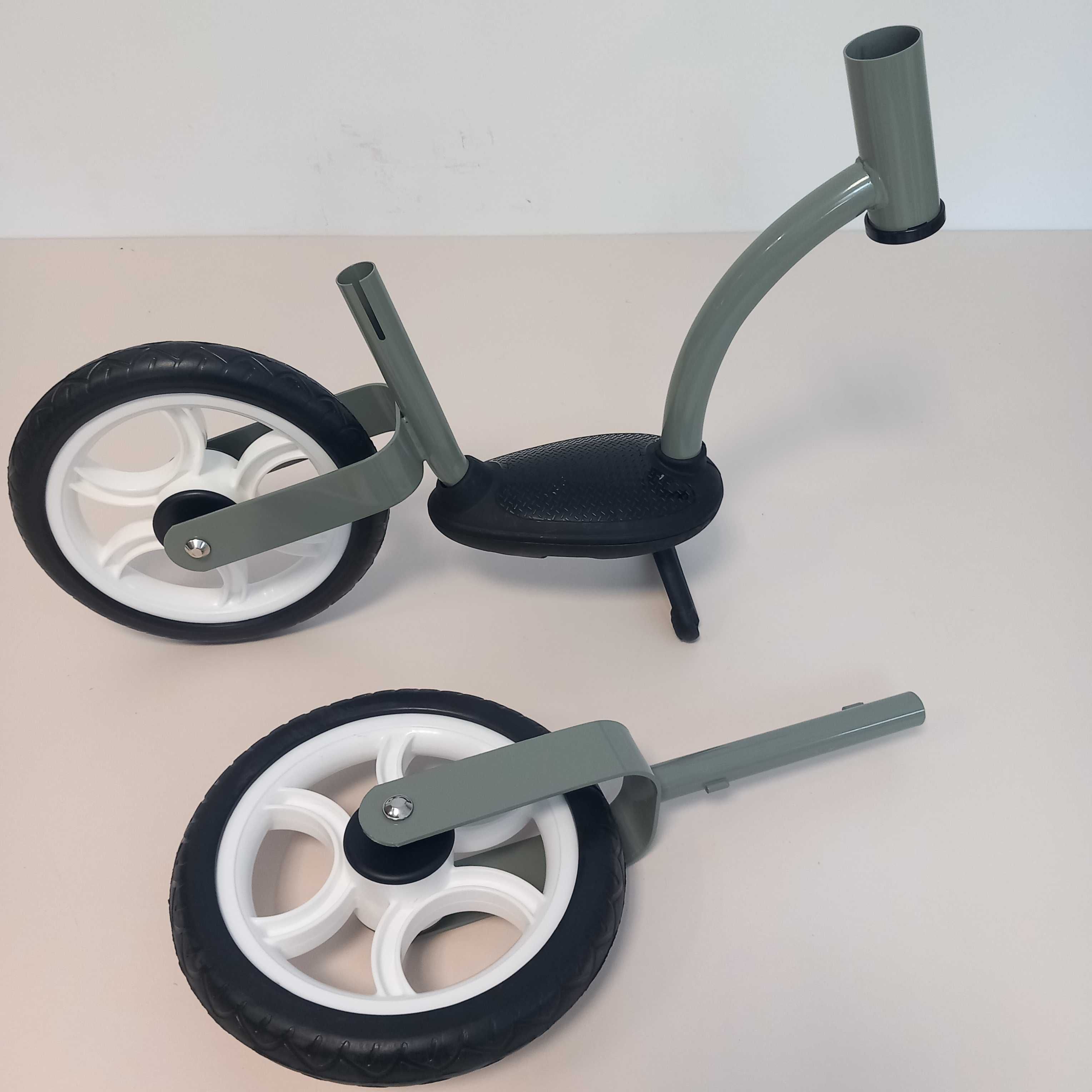 SMOBY Metalowy Rowerek Biegowy z Zamocowanym Podnóżkiem 10" A