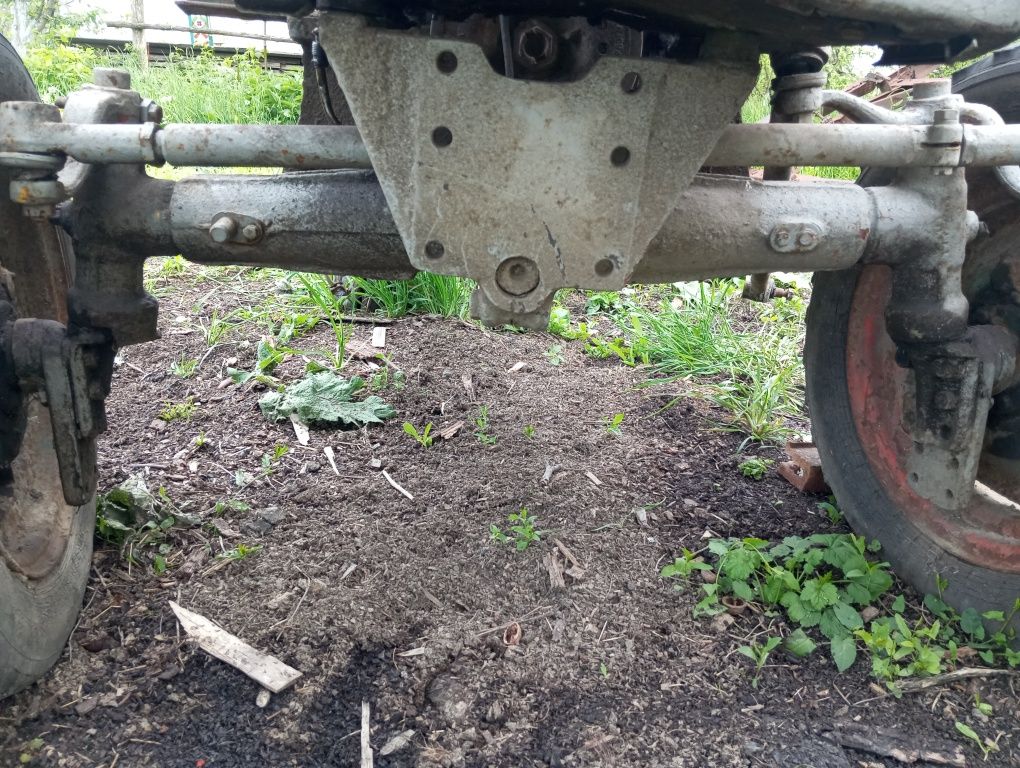 Продам передню балку т 25