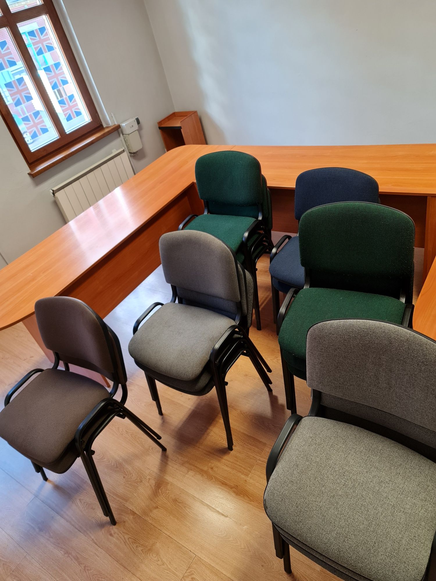Krzesła biurowe szkolne tapicerowane 14 szt