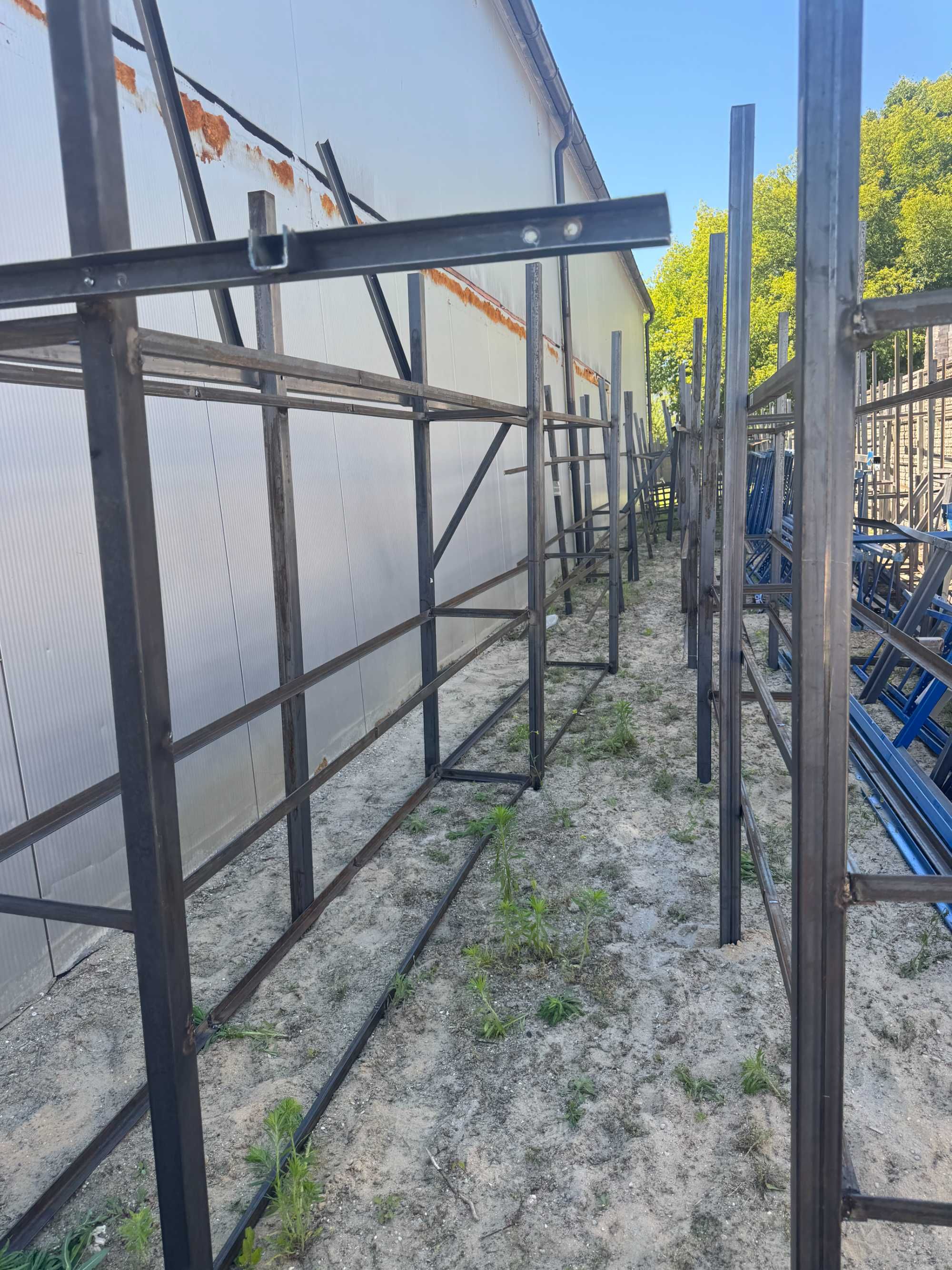 Regały metalowe spawane