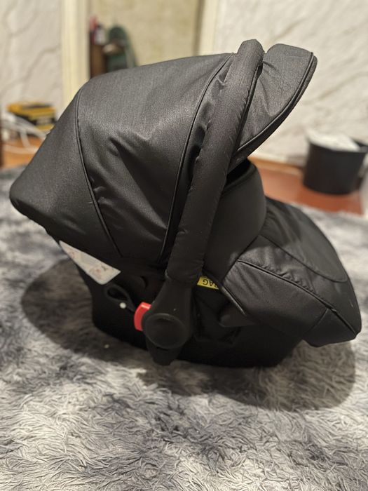 Продам автокресло Adamex carlo E20