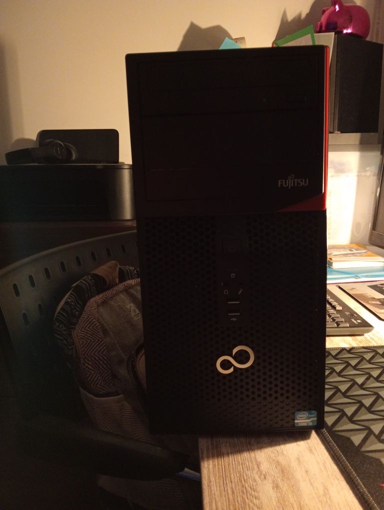 Torre Fujitsu i3