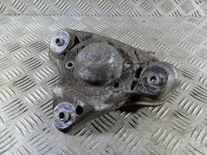 MOCOWANIE GÓRNE AMORTYZATORA VOLKSWAGEN PASSAT B5