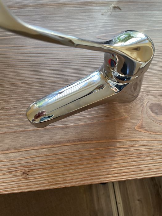 Bateria umywalkowa lekarska stojąca