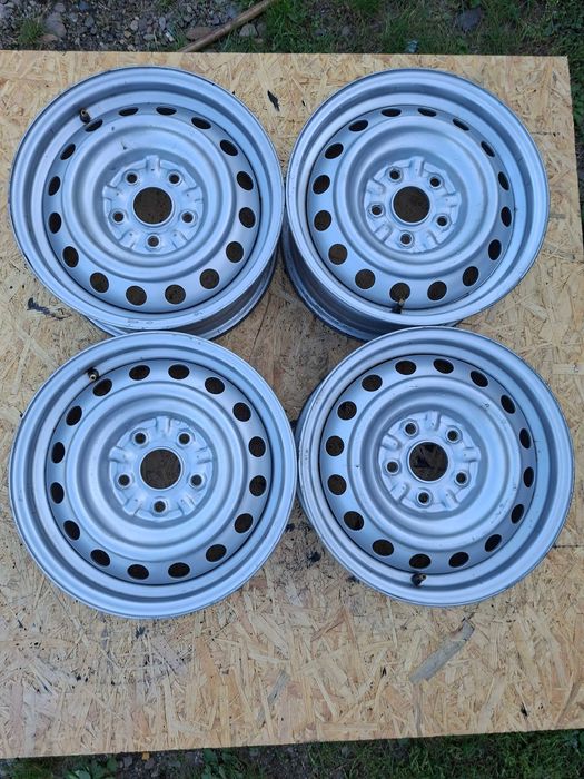 Felgi stalowe 5x114.3 15 Cali Toyota Auris Avensis