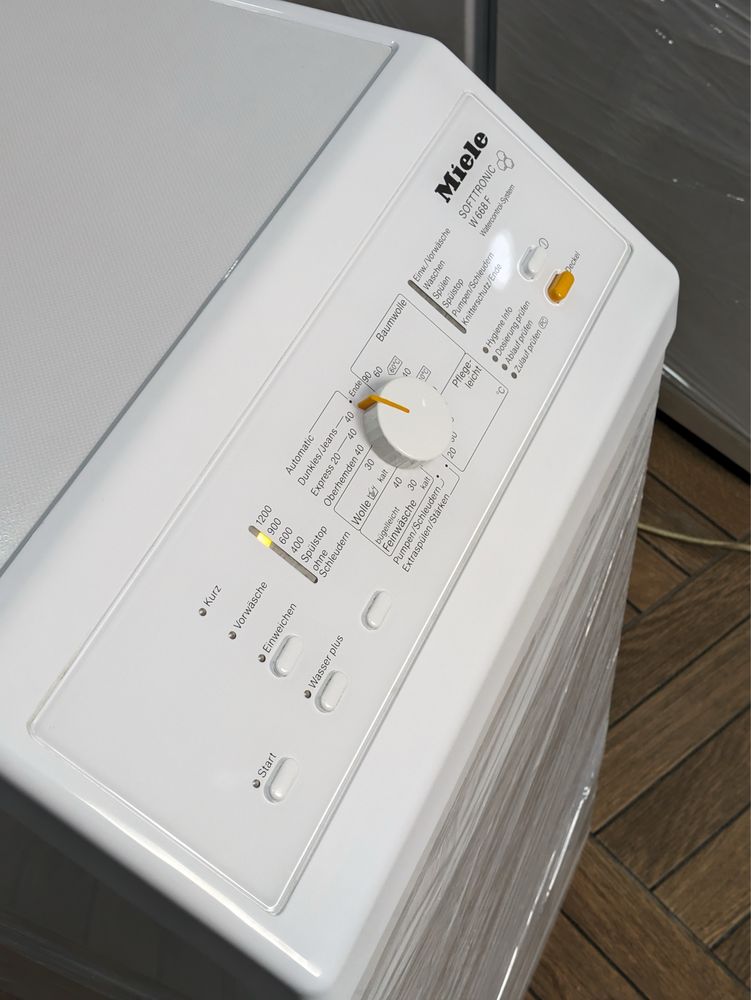 Пральна машина в верхнім завантаженням Miele W668