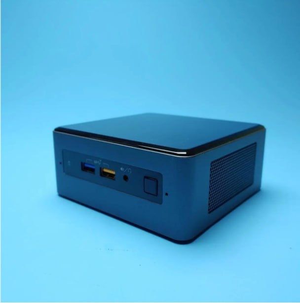 Intel Nuc NUC8BEH