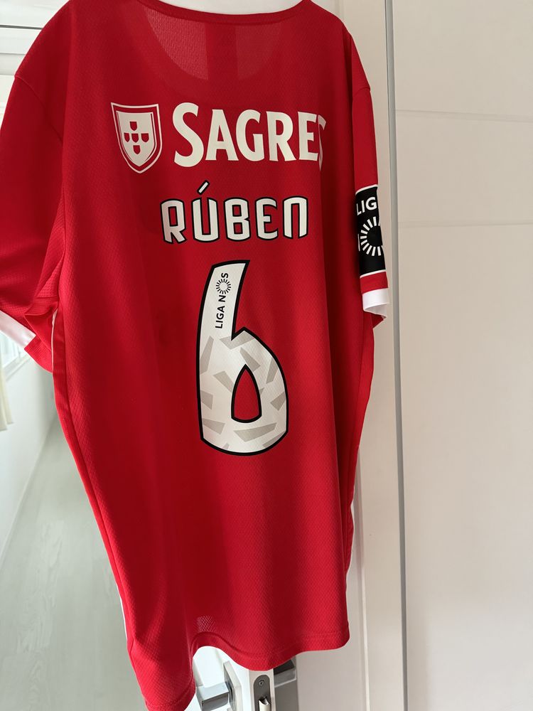 Vendo camisolas oficiais usadas pelos jogadores
