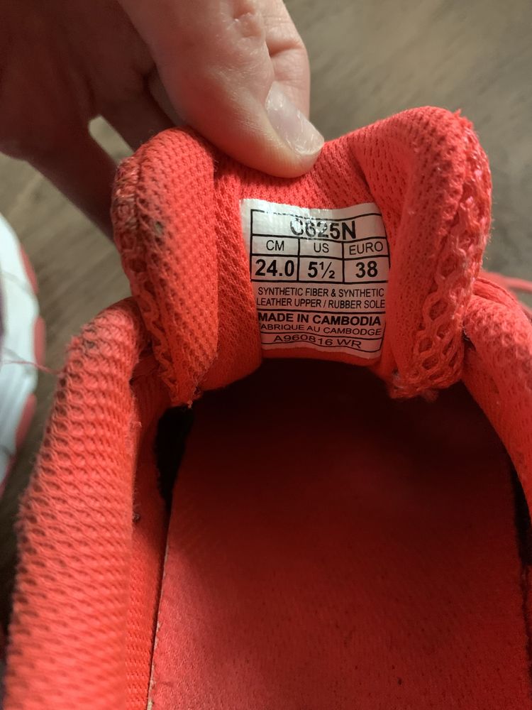 Жіночі кросівки Asics 38 розмір, 24 см