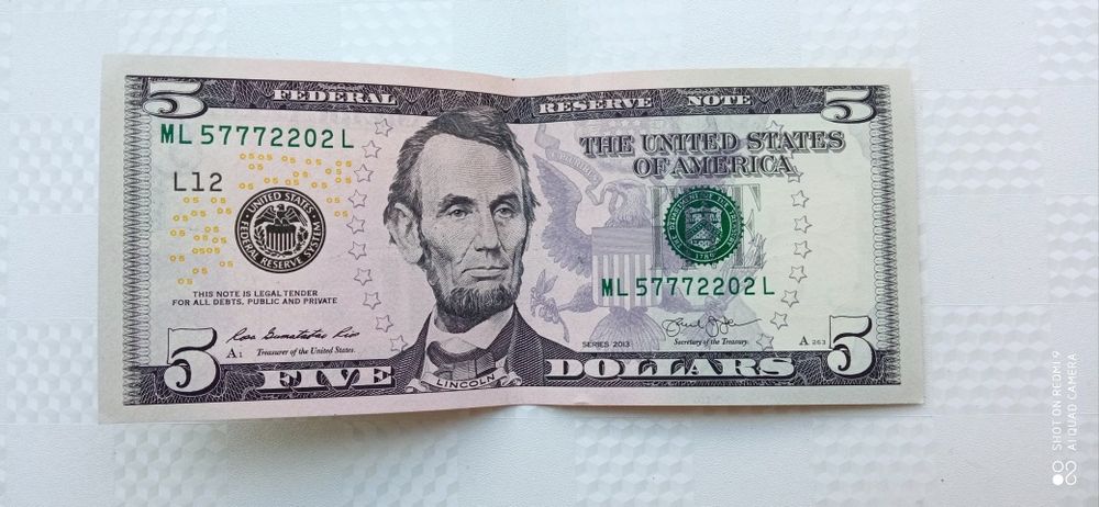 Предлогаеться Флеш-рояль (royal flush — «королевская масть»)