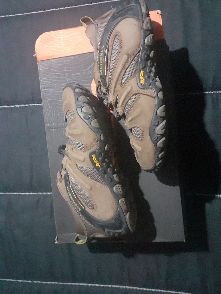 Merrell 39 como novas