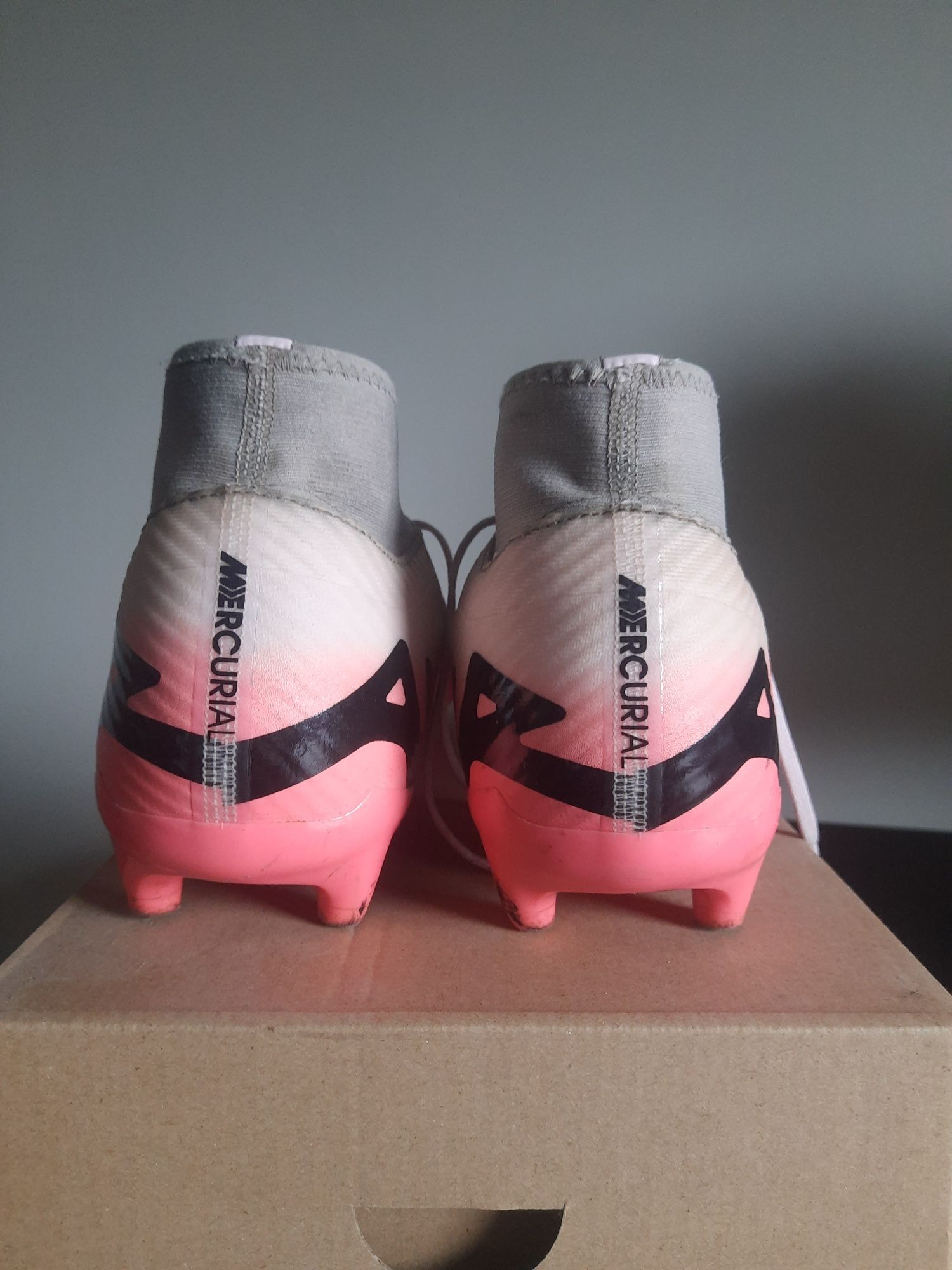 Nike Mercurial Zoom Superfly 9 Academy FG/MG roz. 45