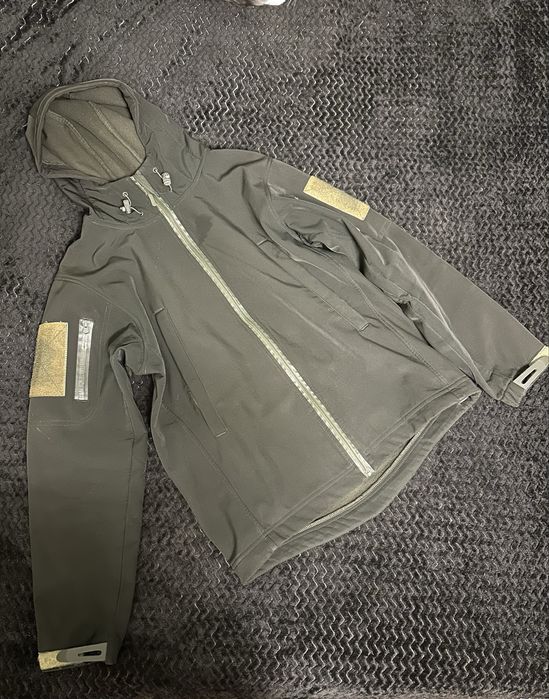 Куртка (softshell).