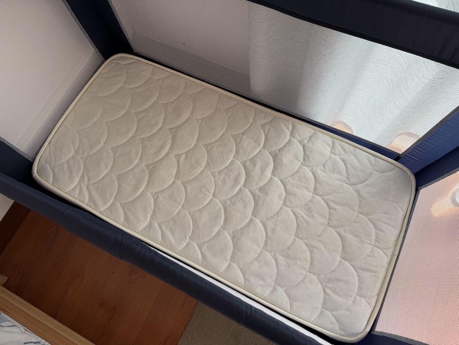 Cama de viagem + colchão de molas