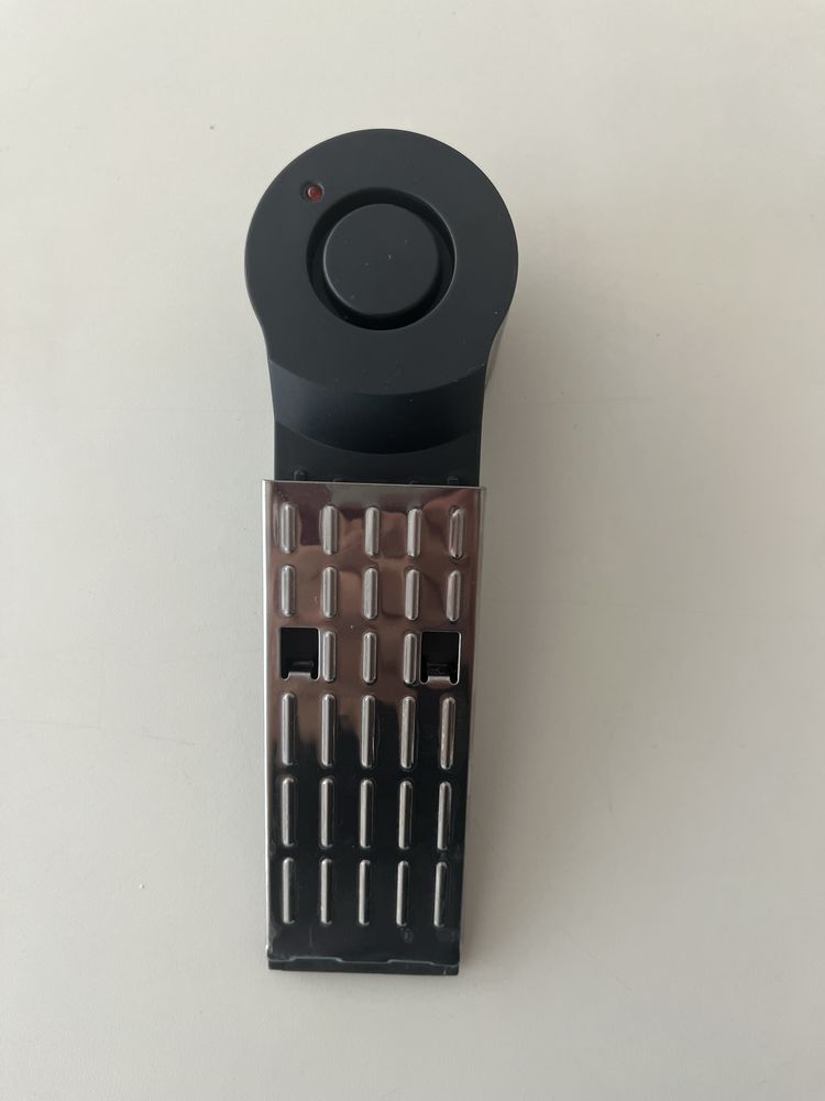 Batente de porta com alarme