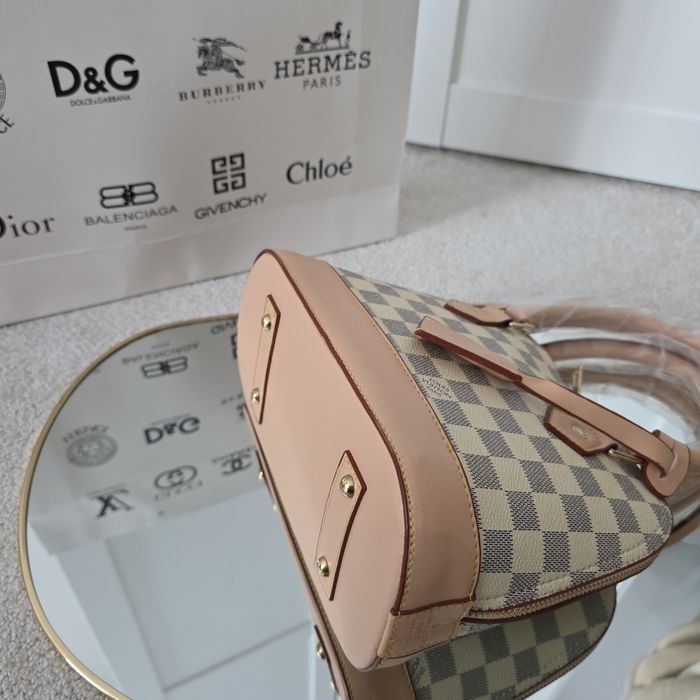 Torebka Louis Vuitton beżowa na pasku  czerwony środek