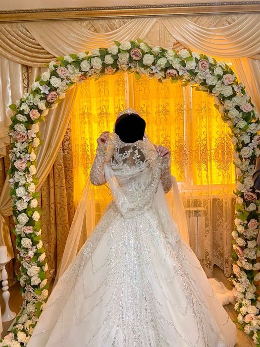 Продам неймовірну весільну сукню +фату