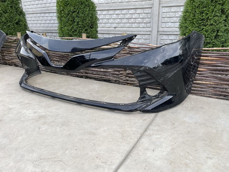 Передній бампер Toyota Camry 70 2017-2020