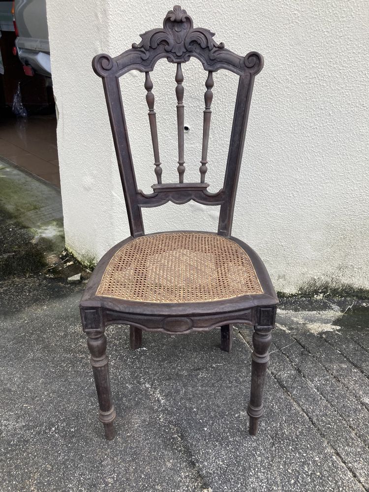 Cadeiras românticas restauradas