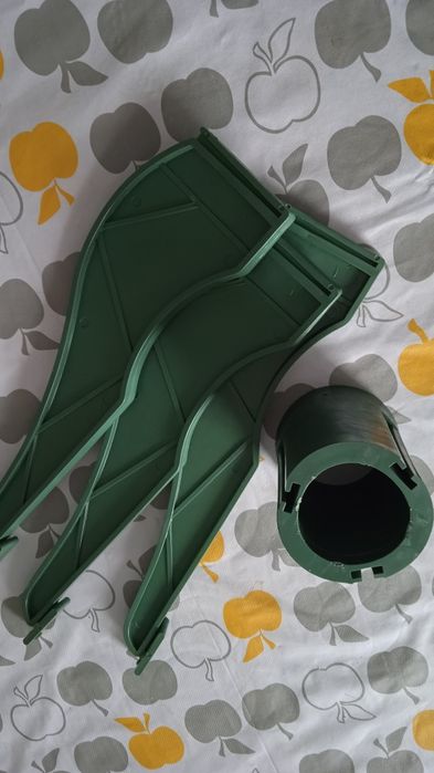 Ніжки для ялинки, Підставка для ялинки, тринога, тримач