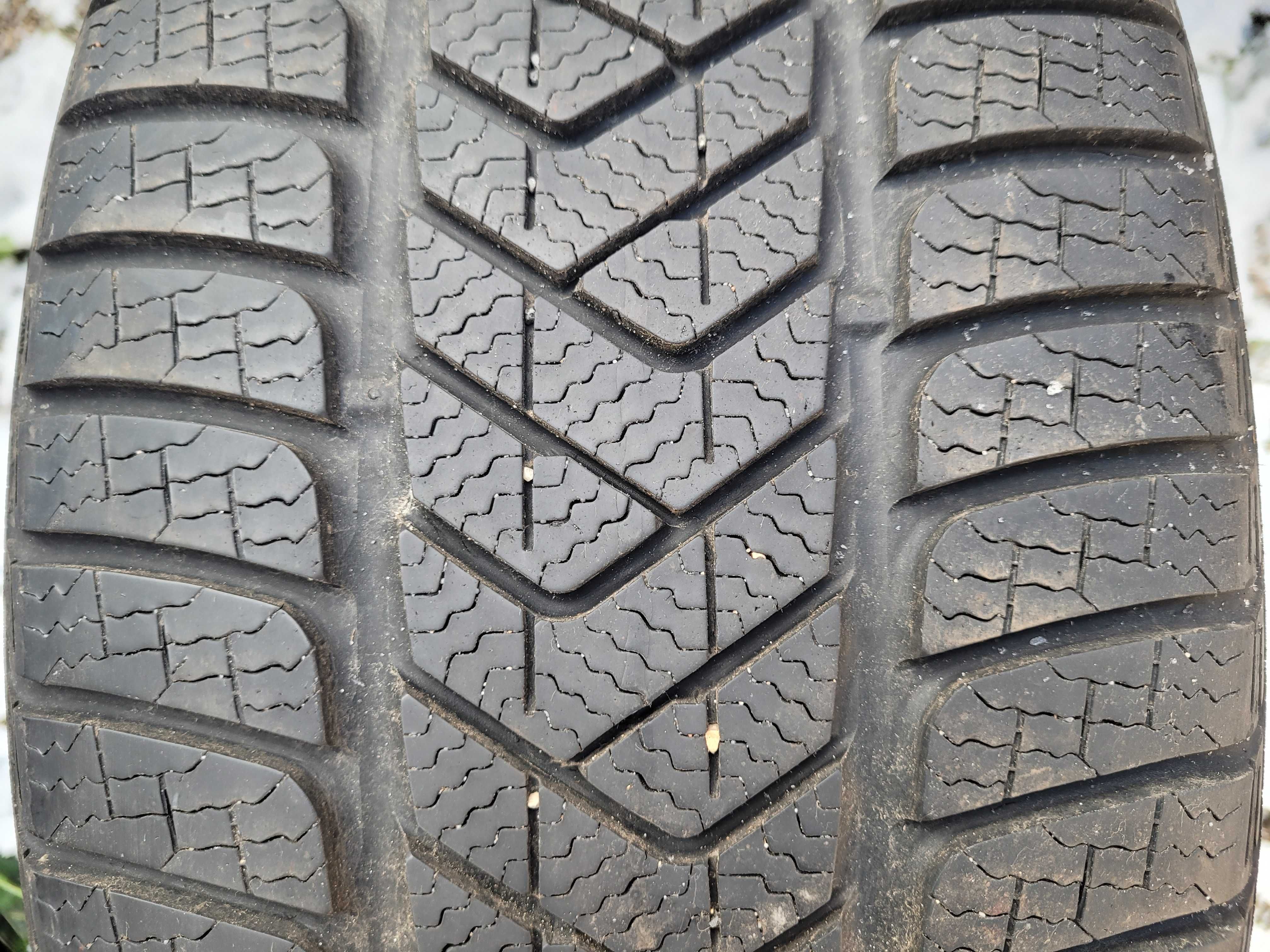 Zima Opony Pirelli SottoZero 3 255/40 19