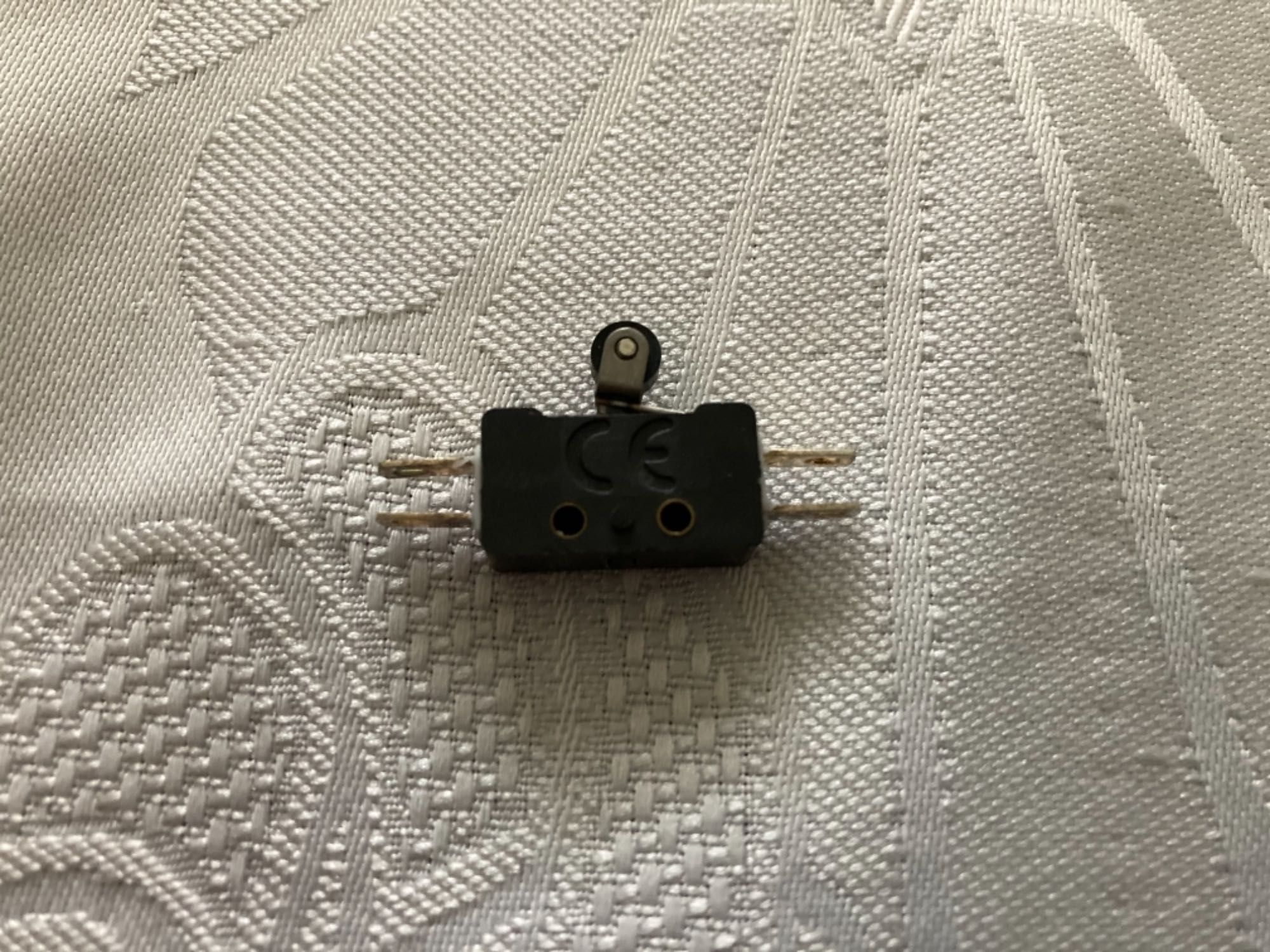 Mikro przełącznik rolkowy 83132-U250V