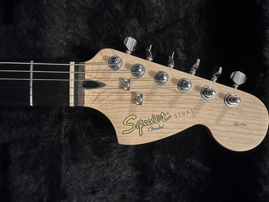 Guitarra Elétrica Stratocaster Fender Squier Afinitty