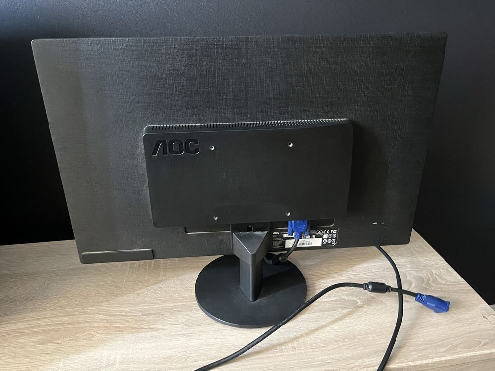 Monitor aoc     .  .