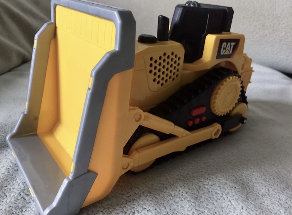 Бульдозер іграшковий. Бульдозер игрушечный