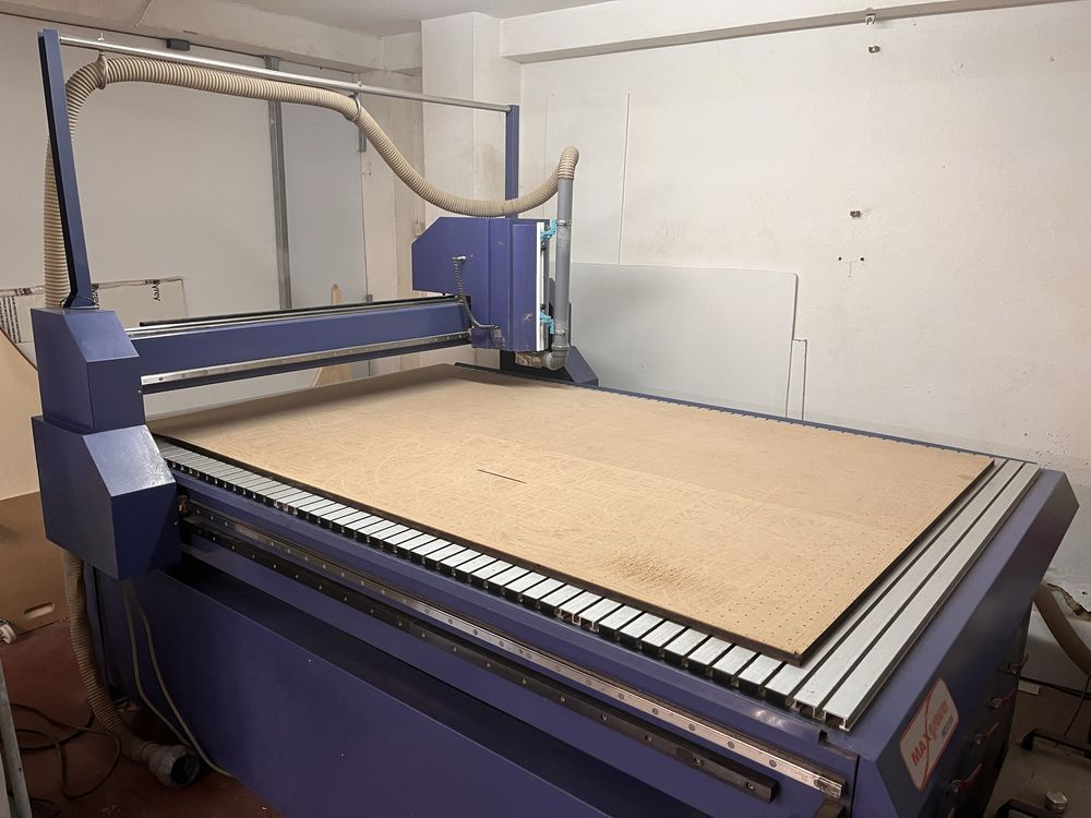 CNC Router para madeira, aluminio, acrilico, PVC. Com mesa de vacuo