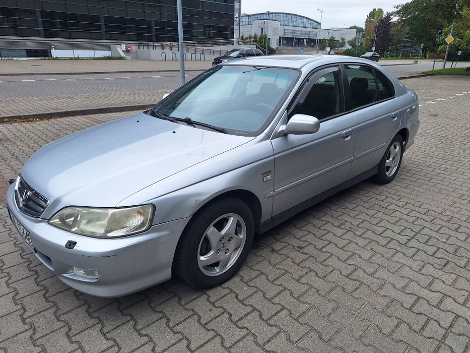 Honda Accord 1.8 v-tec benzyna rok 2001 skrzynia automat klima mrozi