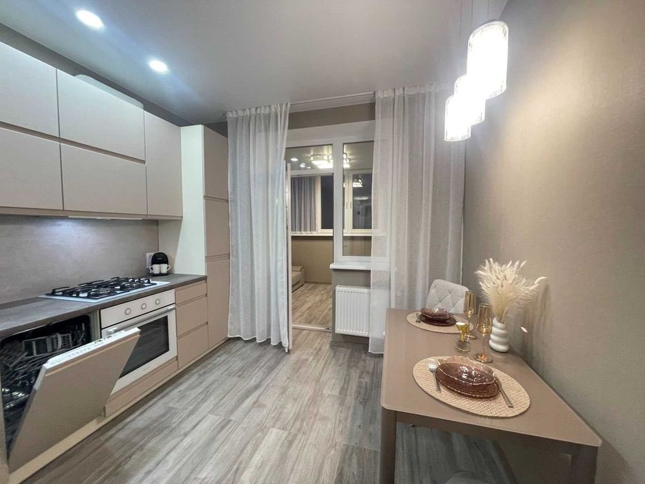 Сучасна квартира з дизайнерським ремонтом на Святошинській, 52