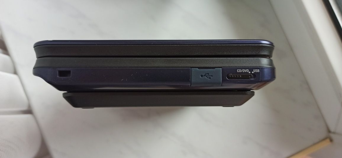 Портативний DVD player DVP-FX720