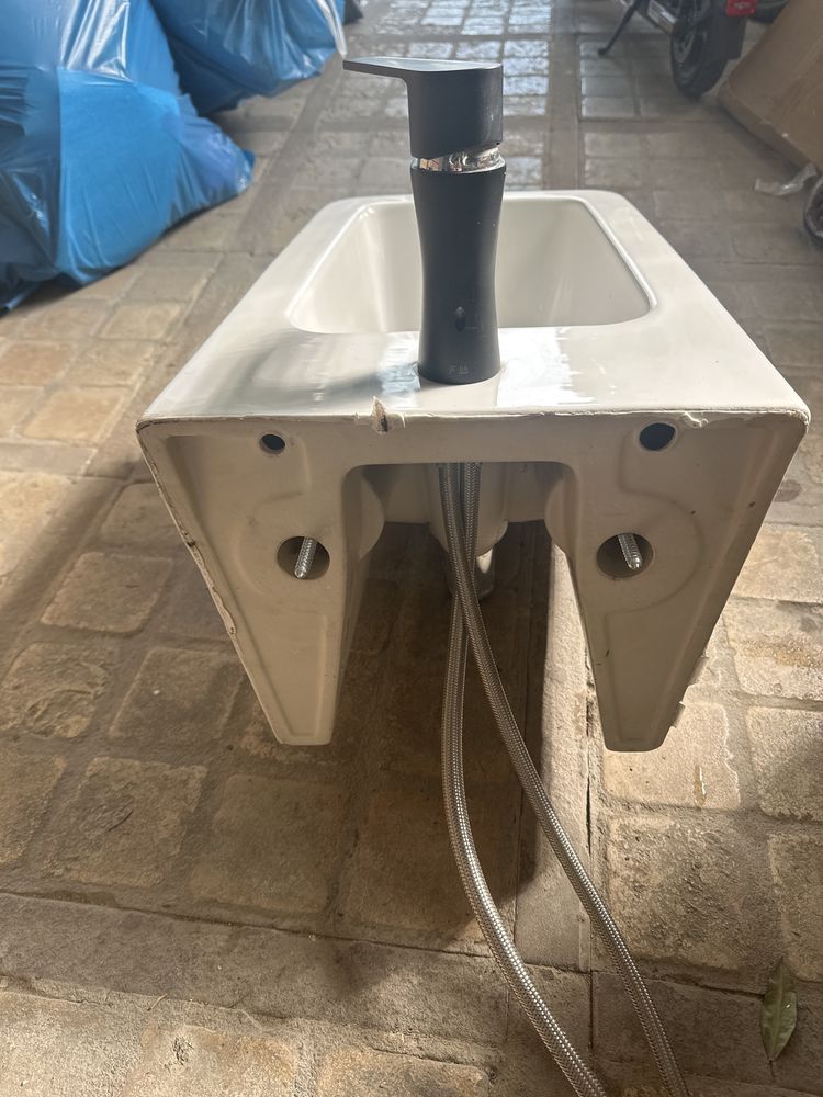 Bidet Catalano z baterią