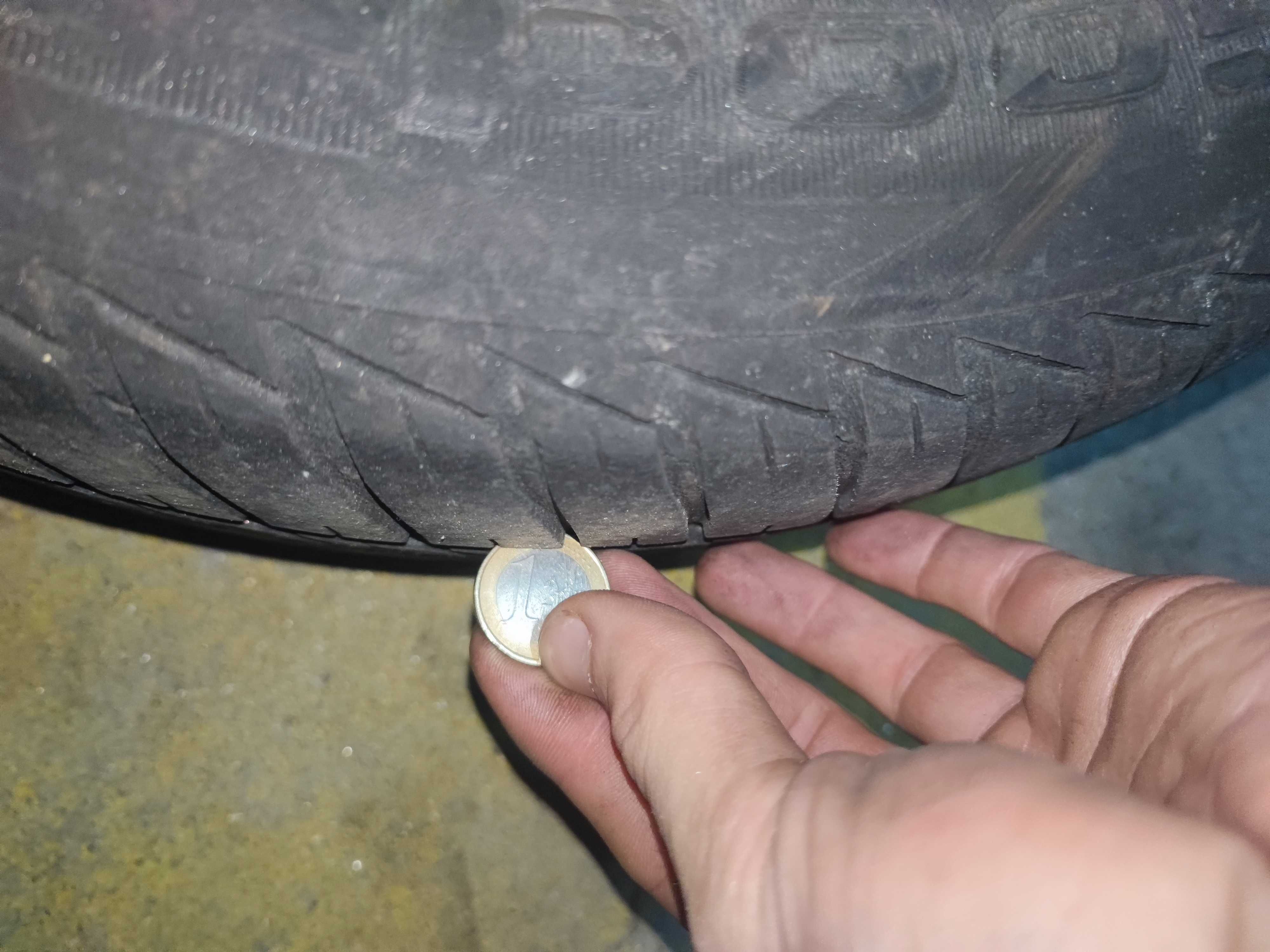 Jantes ferro com pneu Opel Corsa