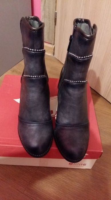 Botki /kozaki Mustang roz.40 jak nowe