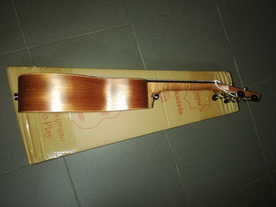 Ukulele soprano novo