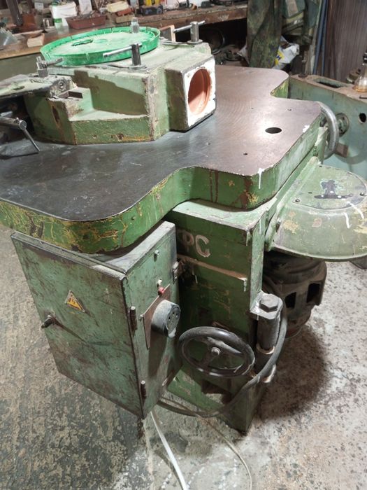 Фрезерний станок