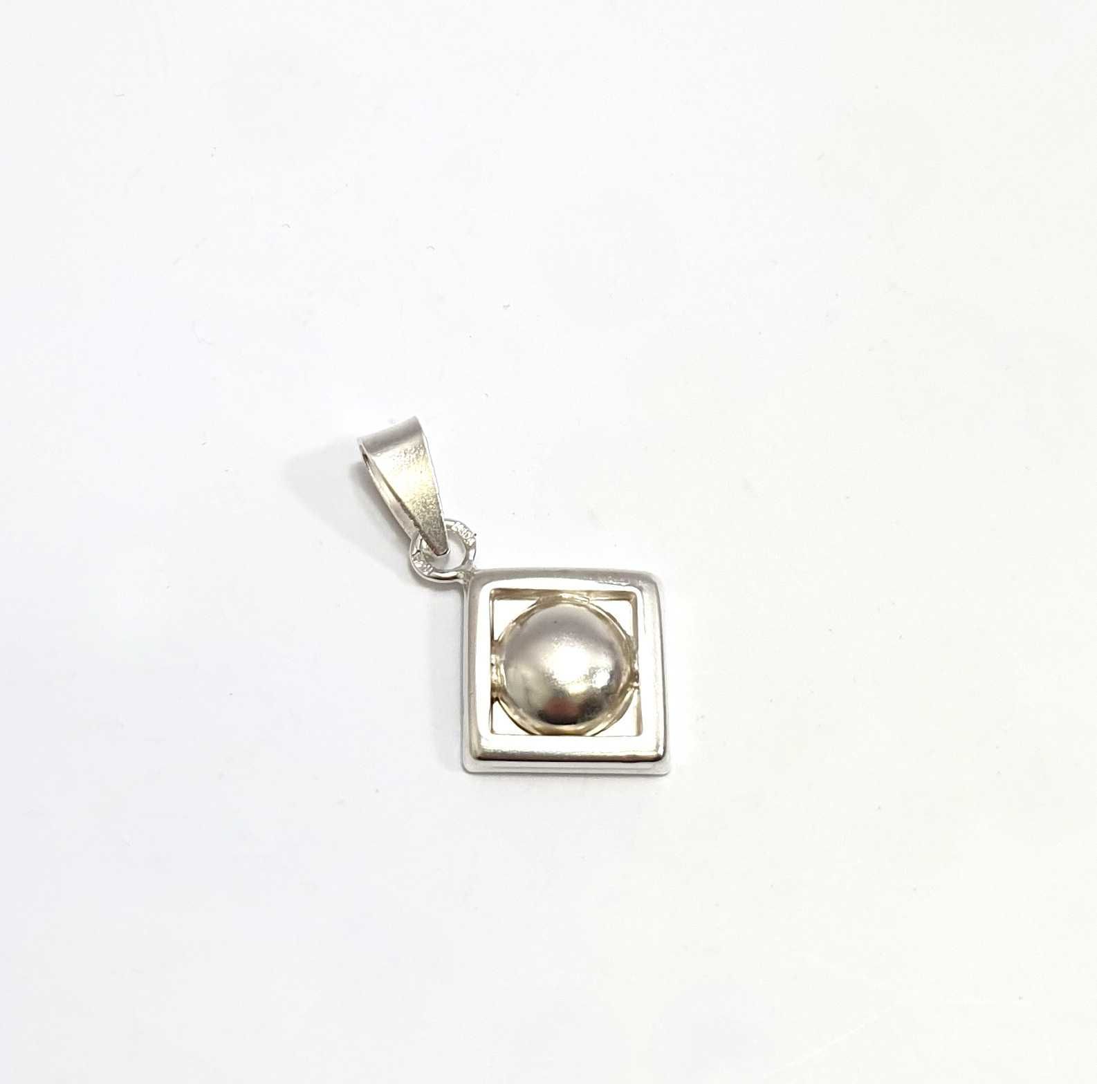 Ciekawa Srebrna Zawieszka 3,04 G 925